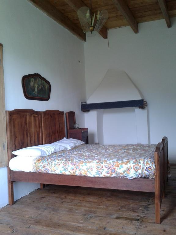 Rural House Rondini Hotel Camposasco Bagian luar foto