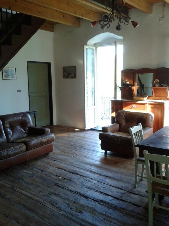 Rural House Rondini Hotel Camposasco Bagian luar foto