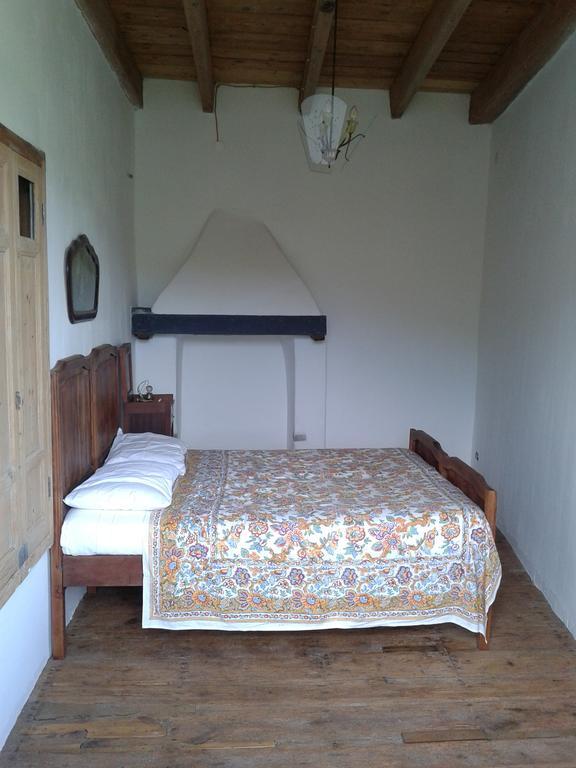 Rural House Rondini Hotel Camposasco Bagian luar foto
